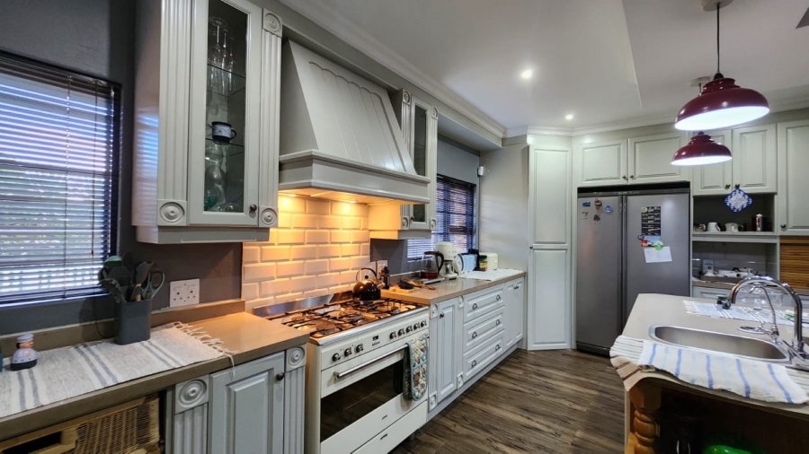 4 Bedroom Property for Sale in Melodie North West